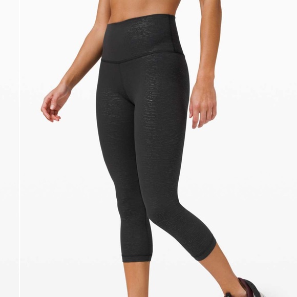 lululemon athletica Pants - NWT Lululemon Align Crop 21” Embossed Black